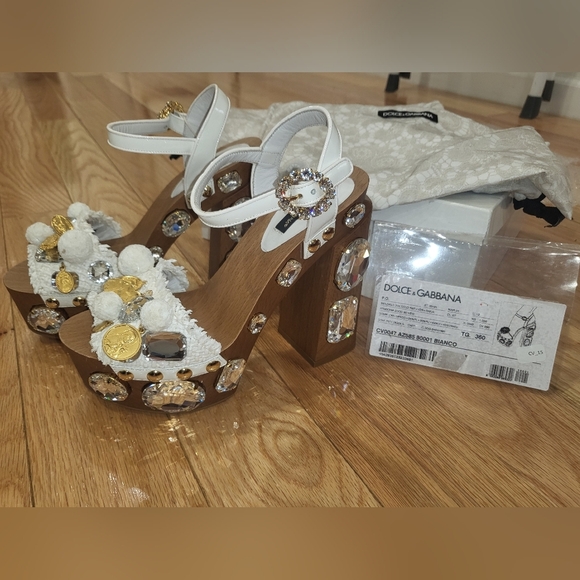 NEW DOLCE & GABBANA EMBELLISHED RAFFIA & PATENT LEATHER PLATFORM SANDALS SIZE 36 - Picture 1 of 13